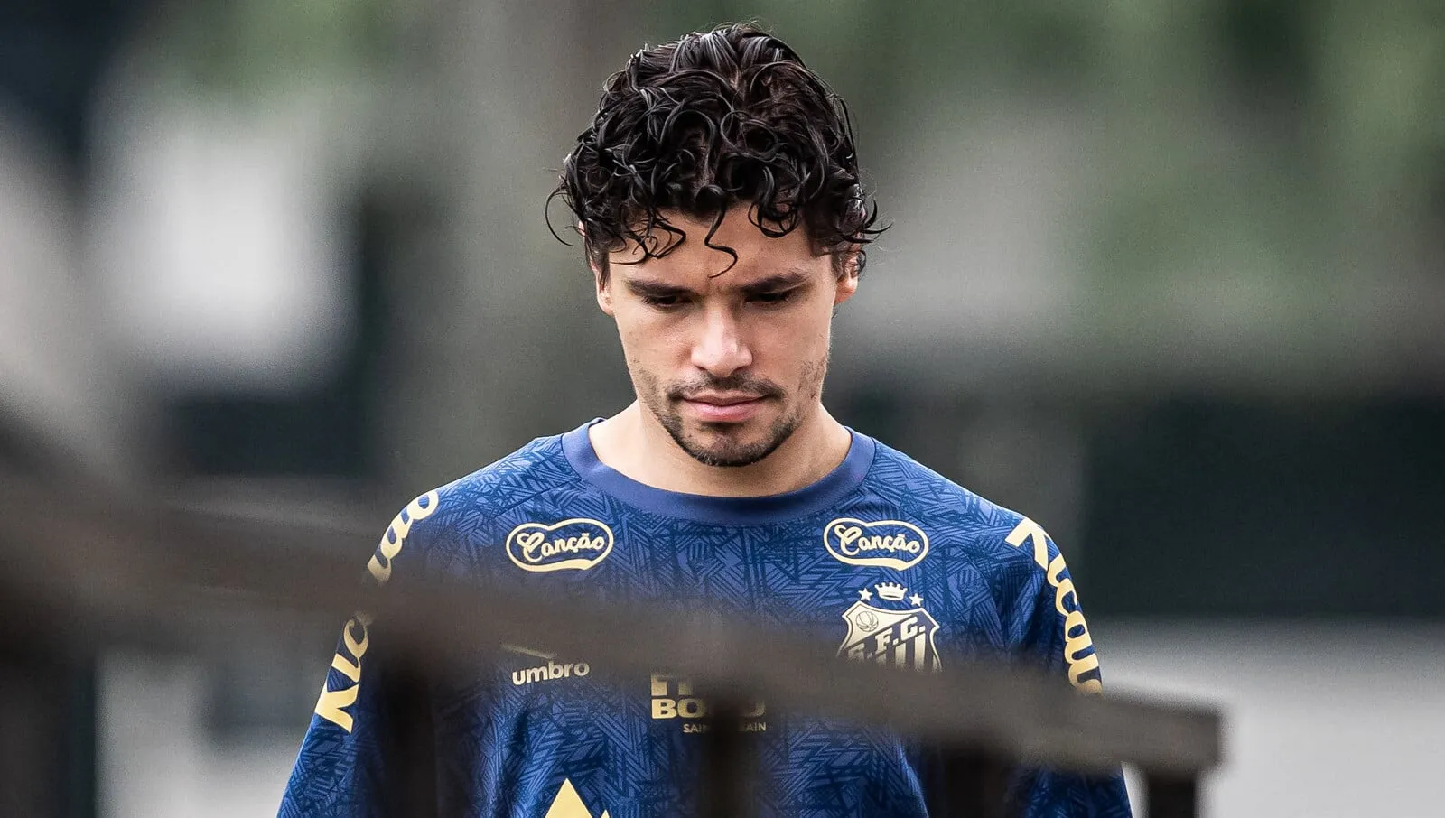 Com mais de R$ 5 milh&otilde;es para receber at&eacute; fim de 2025, Dod&ocirc; segue esquecido no Santos