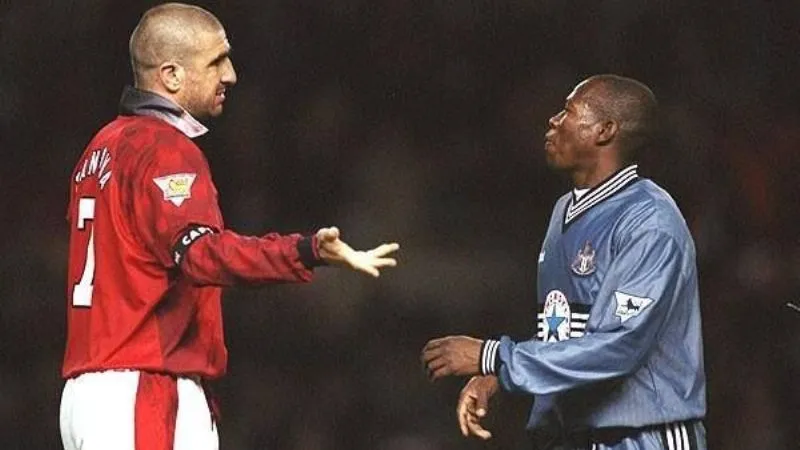 H&aacute; 20 anos, o Newcastle abria 12 pontos na ponta da Premier League. E, ainda assim, perdeu