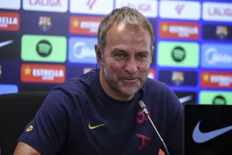&lsquo;Ele &eacute; o tipo de jogador que n&atilde;o temos&rsquo;: Hansi Flick se rende &agrave; joia do Barcelona