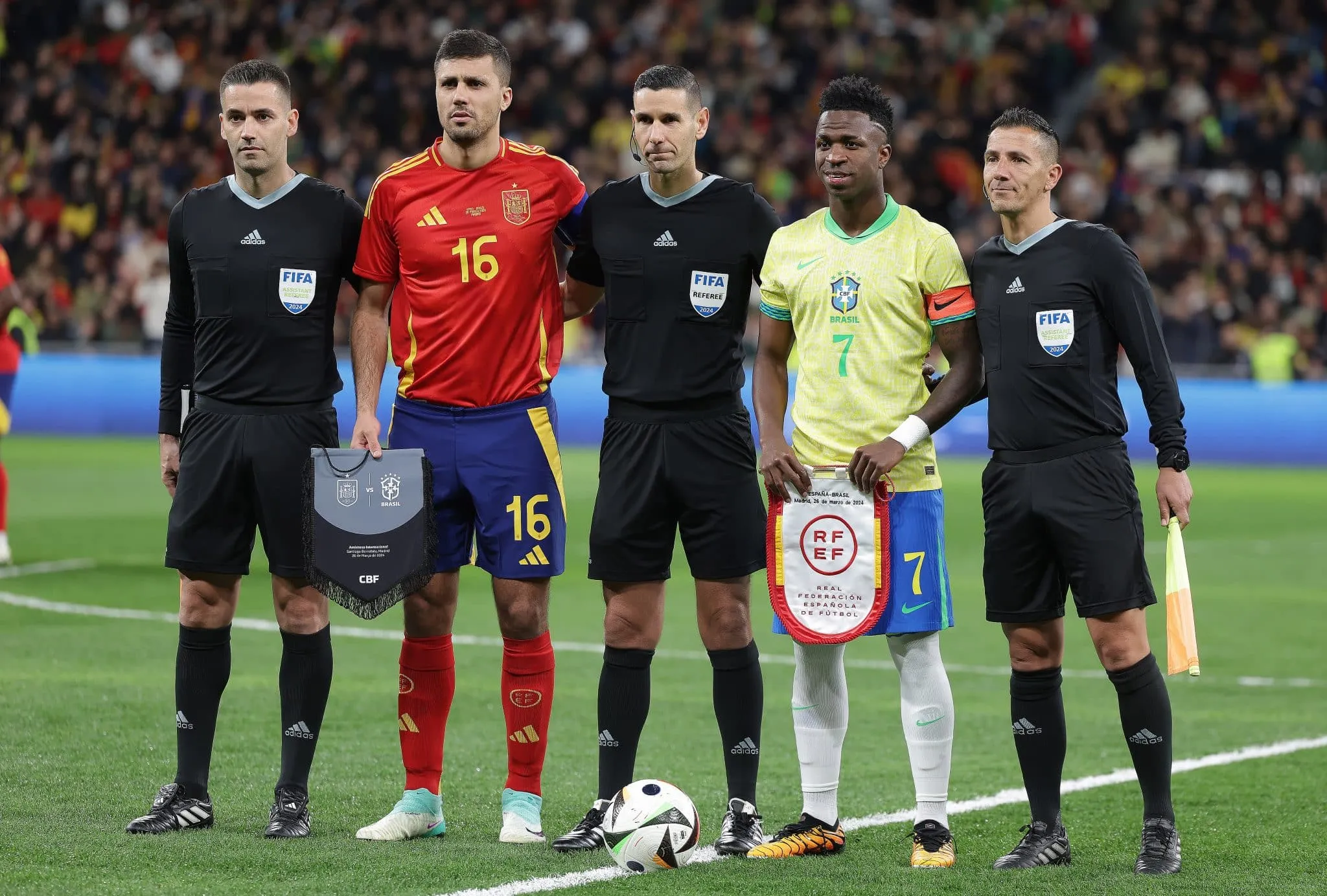 Vinicius Jr perdeu para Rodri em votos de treinadores e jornalistas no Fifa The Best