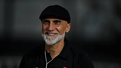 Mesmo com elenco de folga, t&eacute;cnico &Aacute;lvaro Pacheco j&aacute; iniciou os trabalhos no Vasco