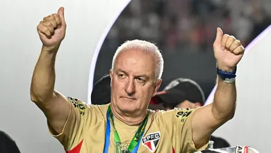 Dorival faz &uacute;ltimo treino pelo S&atilde;o Paulo e se despede do elenco para assumir a Sele&ccedil;&atilde;o Brasileira