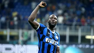 Lukaku desabafa ap&oacute;s insultos racistas: &ldquo;Como jogadores, precisamos nos unir&rdquo;