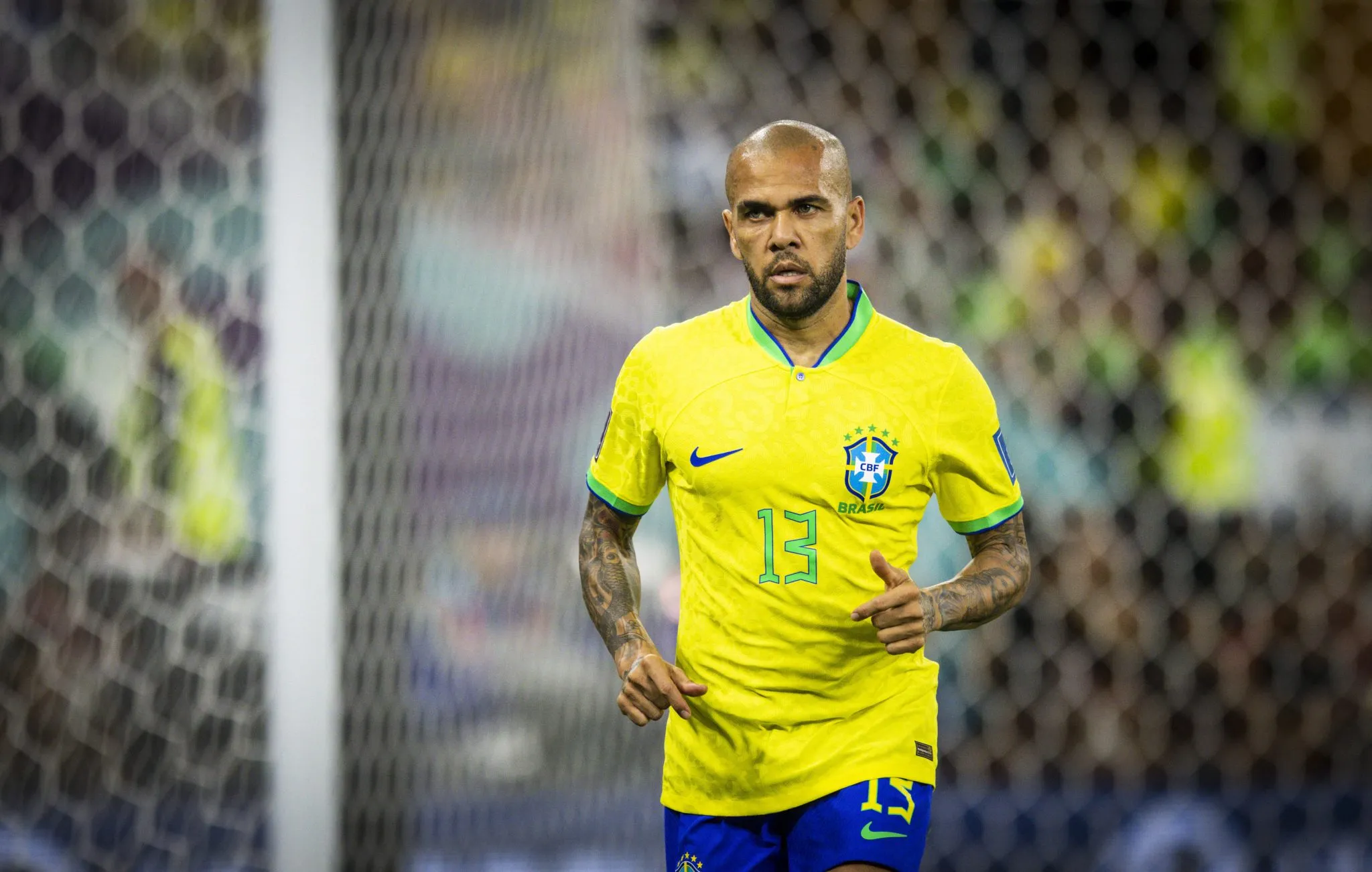 Daniel Alves em a&ccedil;&atilde;o pela Sele&ccedil;&atilde;o