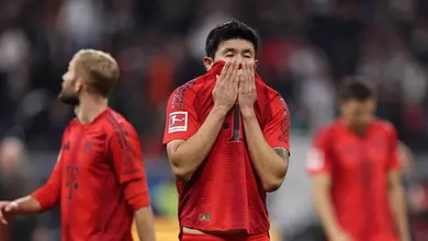 Zagueiros artilheiros do Bayern tomam baile na defesa em empate com o Frankfurt