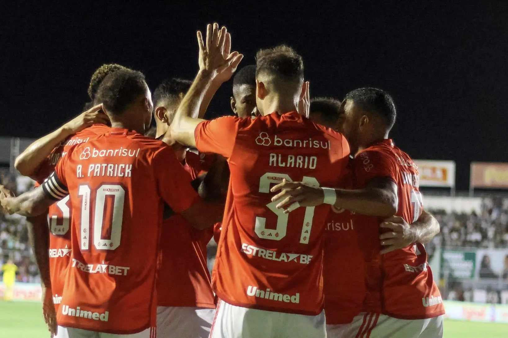 Internacional se aproveita de escanteios para bater o ASA e avan&ccedil;ar na Copa do Brasil