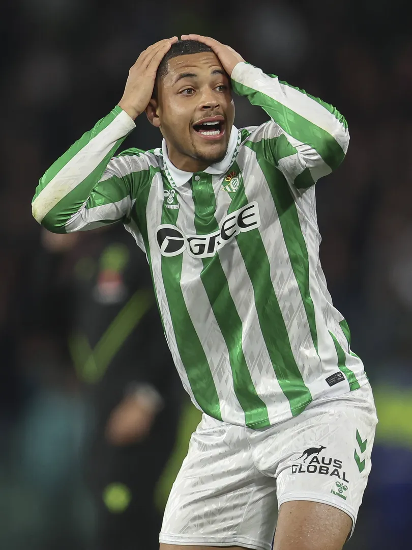 Vitor Roque durante jogo do Betis