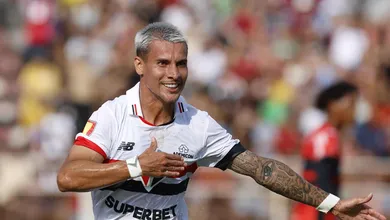 Ferreira assume protagonismo que tanto se esperava com gols e vira titular de Carpini no S&atilde;o Paulo