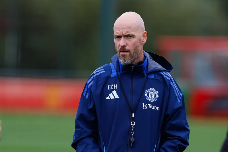 Erik Ten Hag durante treino do Manchester United