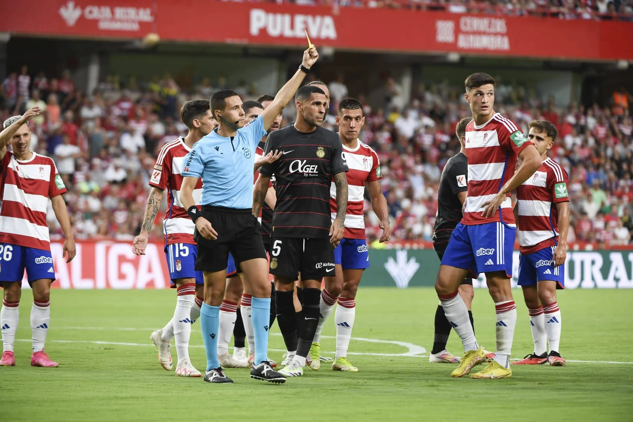&Aacute;rbitro do desastroso Real Madrid x Almer&iacute;a n&atilde;o ficou dez dias na geladeira
