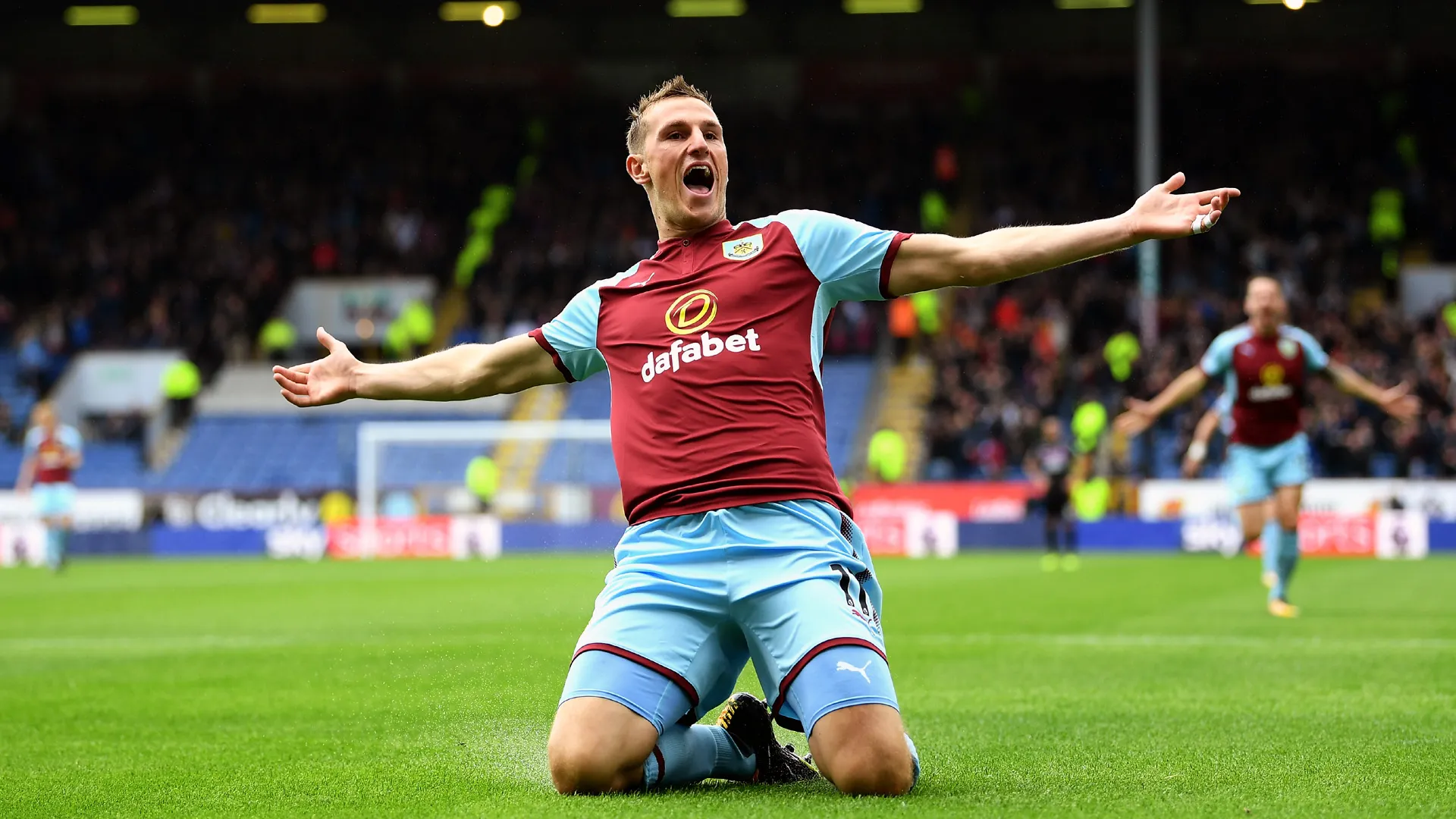 Outro gol importante de Chris Wood no Burnley p&otilde;e press&atilde;o no Crystal Palace de Frank de Boer