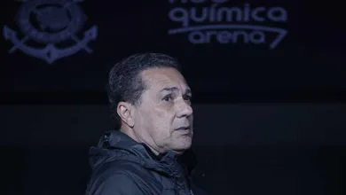 Corinthians enfrenta o Palmeiras com um questionado Luxemburgo no banco de reservas