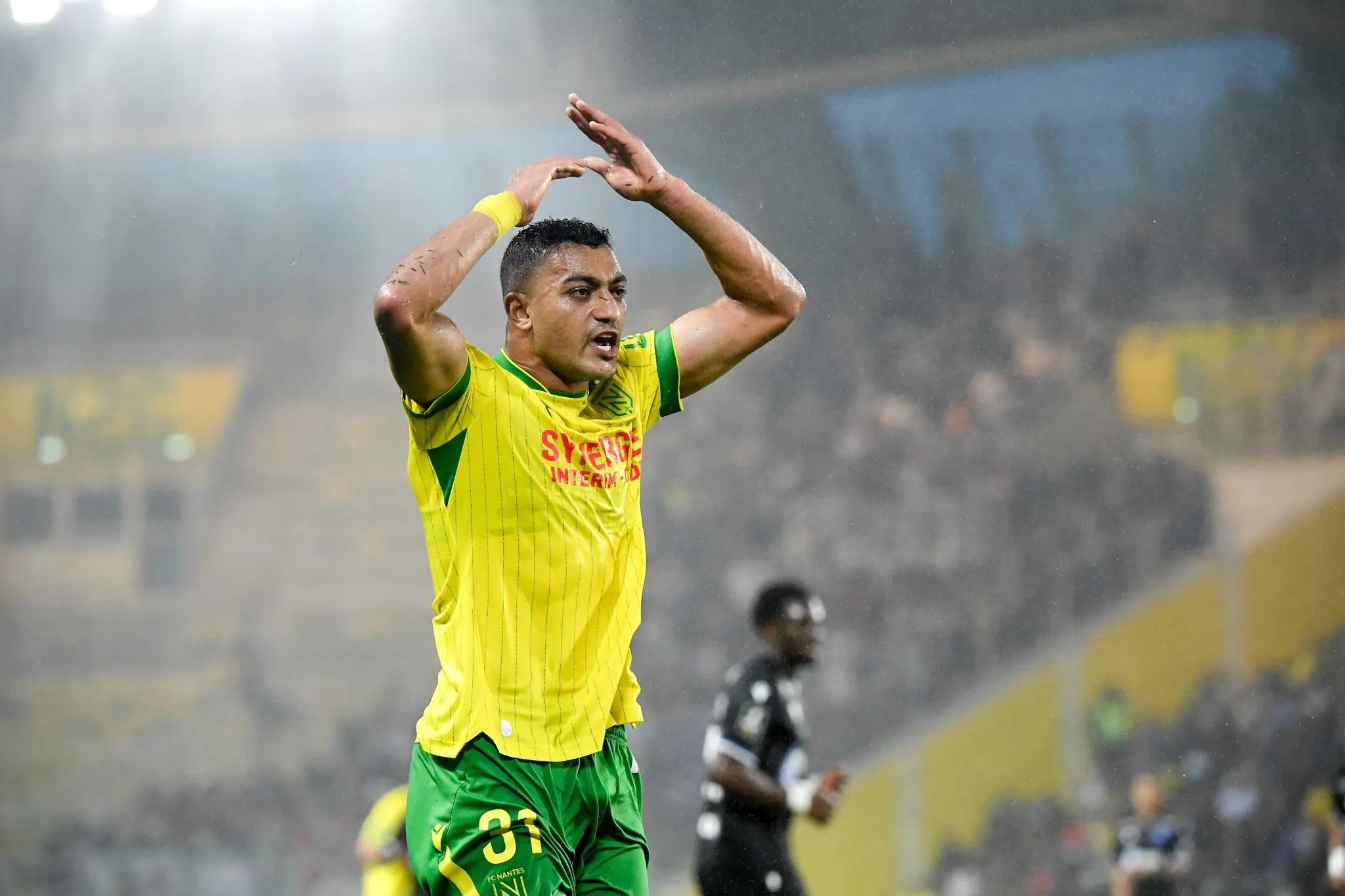 Mostafa Mohamed celebra gol pelo Nantes