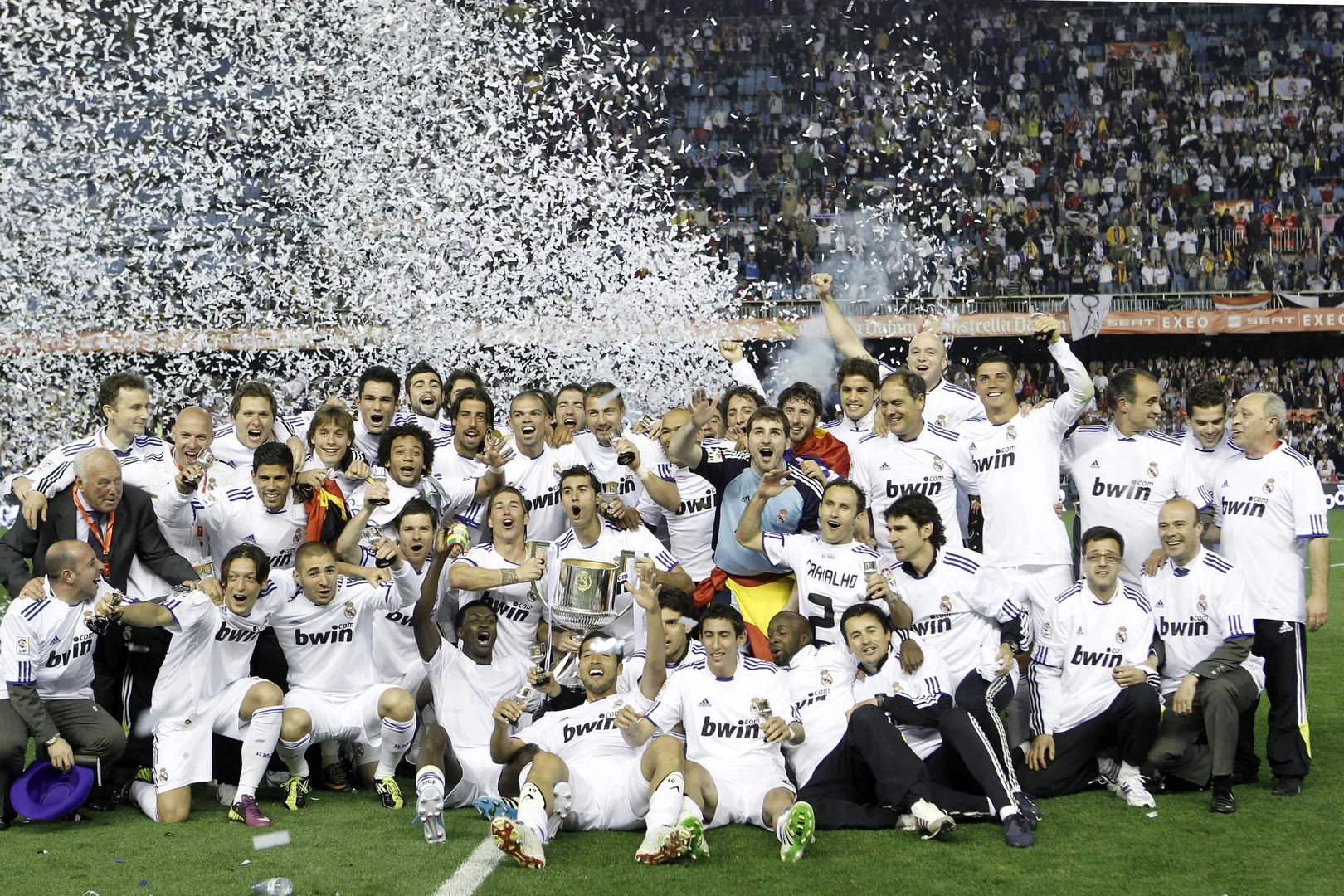 Foto: (Imago) - Real Madrid campe&atilde;o da Copa do Rei 2010/11