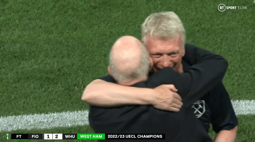 Foi emocionante o abra&ccedil;o de David Moyes em seu pai, de 87 anos, ap&oacute;s conquistar a Conference