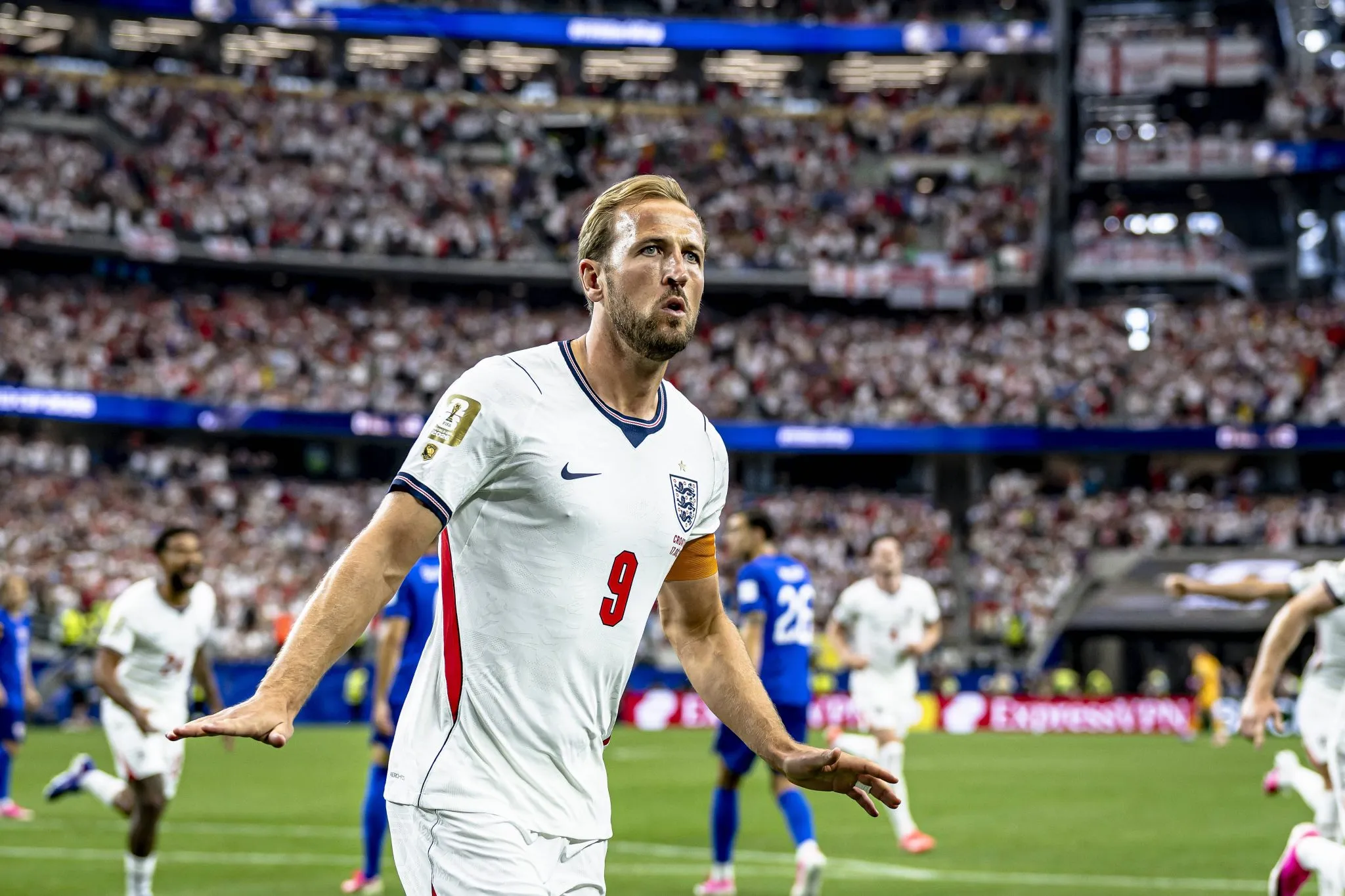 Kane comemora gol da Inglaterra