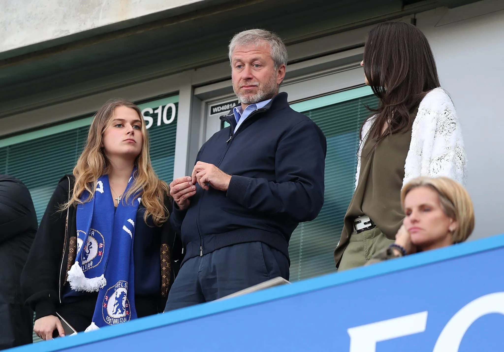 Bilh&otilde;es da venda do Chelsea podem ser usados para ajudar ucranianos v&iacute;timas da guerra