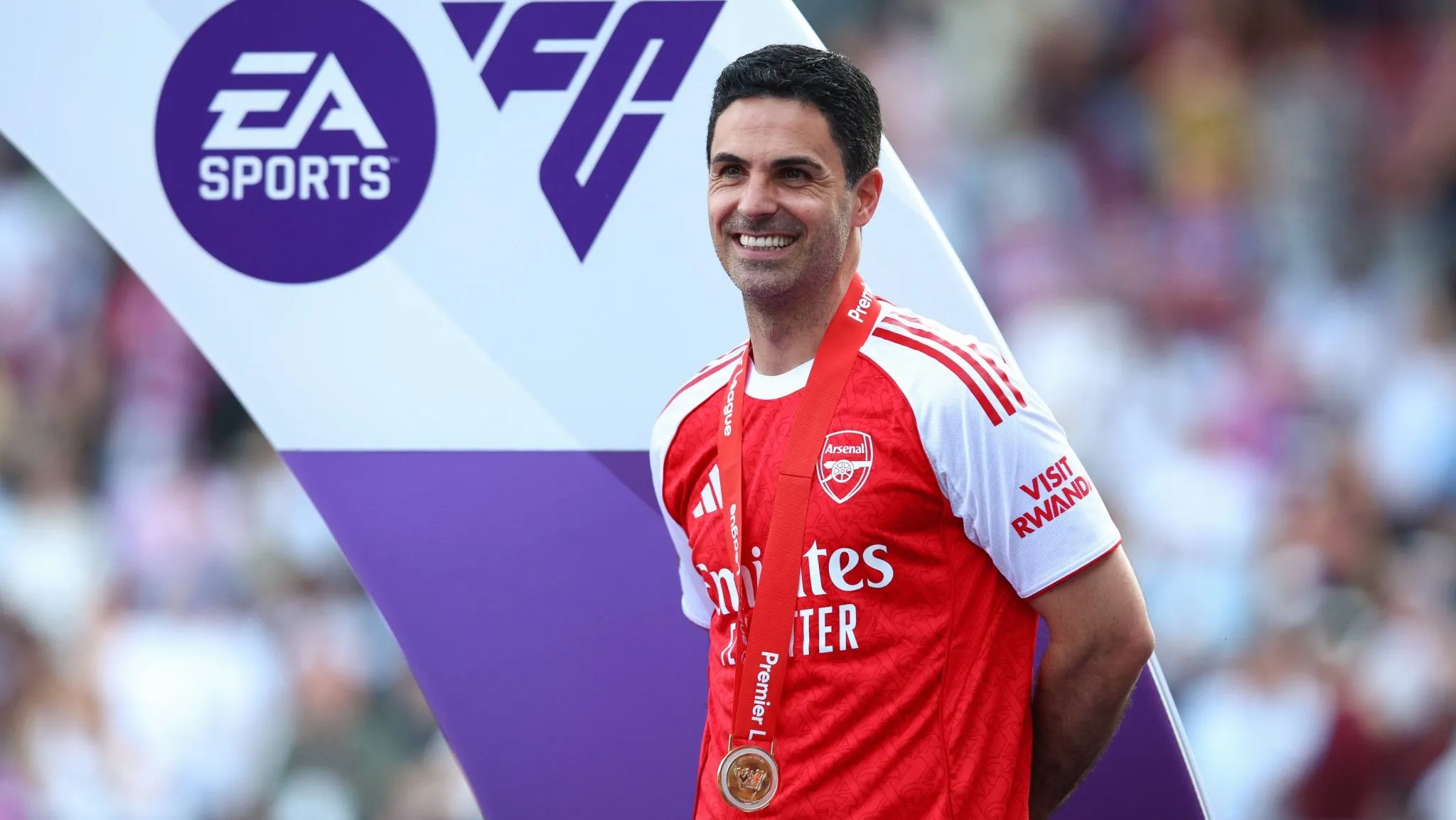 Nem vice impediu festa de um Arsenal que prioriza Arteta e tem plano ambicioso no mercado