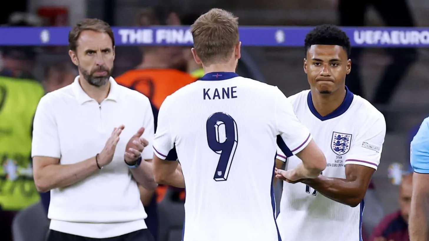 Watkins agu&ccedil;a rivalidade com Kane antes da Champions: &lsquo;Quero ser o cara&rsquo;
