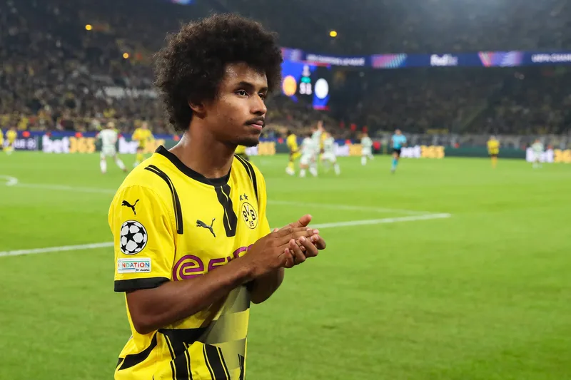Liverpool aponta para Adeyemi como principal substituto de Salah no Liverpool