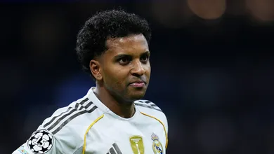 Rodrygo tenta salvar Xabi Alonso, mas Manchester City mergulha Real Madrid na incerteza