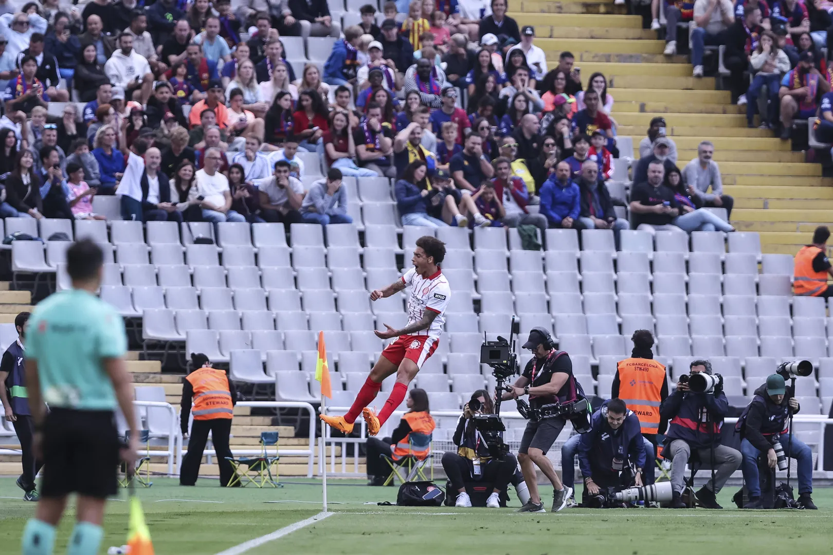 Axel Witsel comemora gol do Girona sobre Barcelona (Foto: Imago)