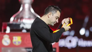 &lsquo;Punhalada no cora&ccedil;&atilde;o&rsquo;: Xavi n&atilde;o esperava a perda de craque do Barcelona agora