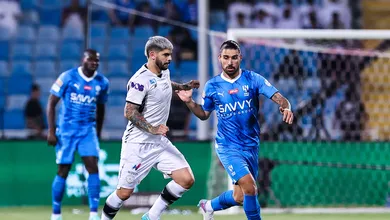 Com gol rel&acirc;mpago, Al-Hilal vence cl&aacute;ssico agitado diante do Al-Ahli e se isola na lideran&ccedil;a do Campeonato Saudita