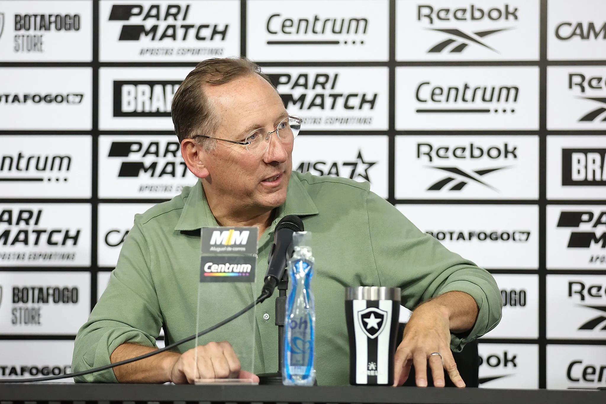 &lsquo;Fair play financeiro &eacute; fraude&rsquo;: John Textor rebate cr&iacute;ticas e manda indireta para o Vasco