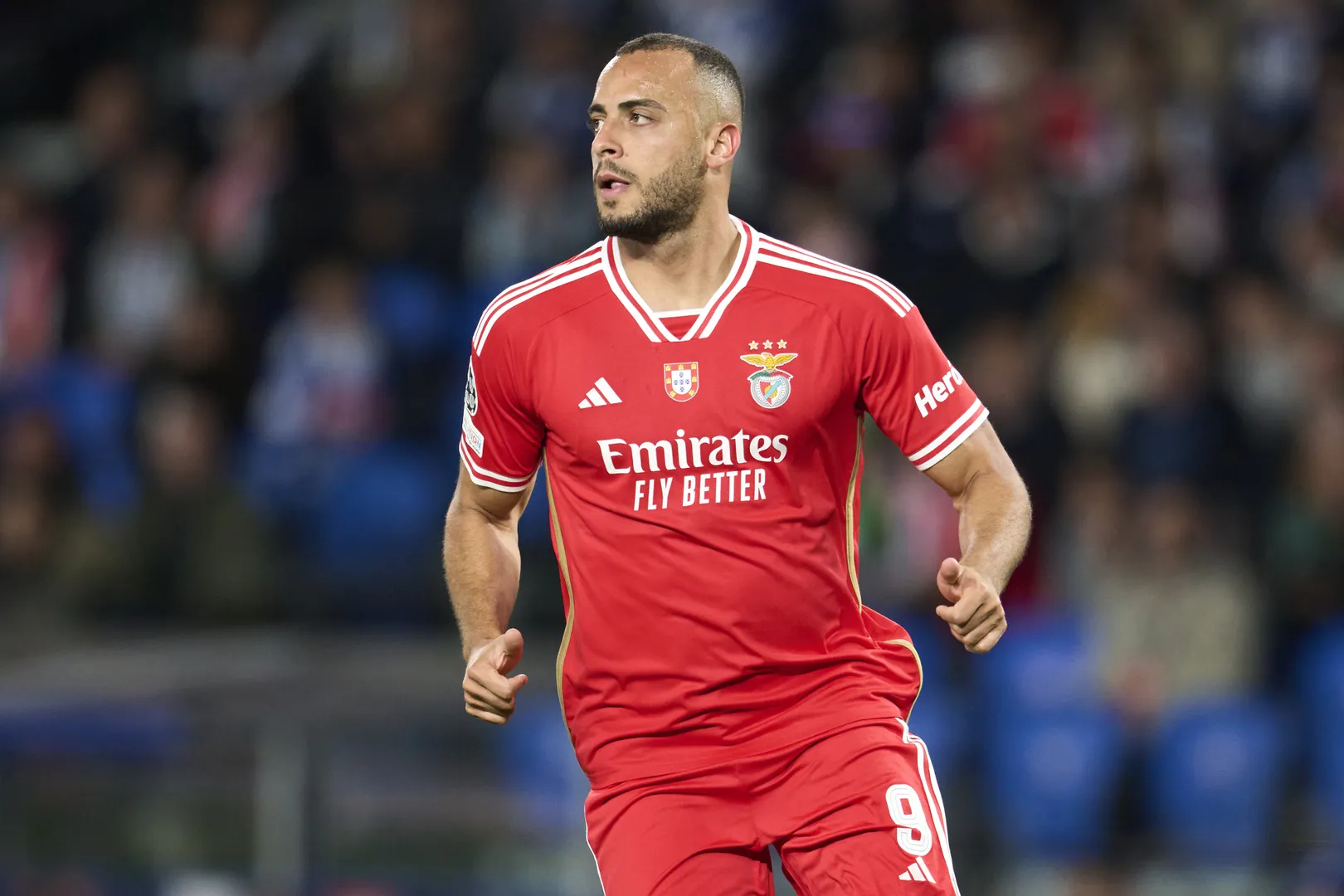 Foto: (IconSport) - Arthur Cabral pelo Benfica