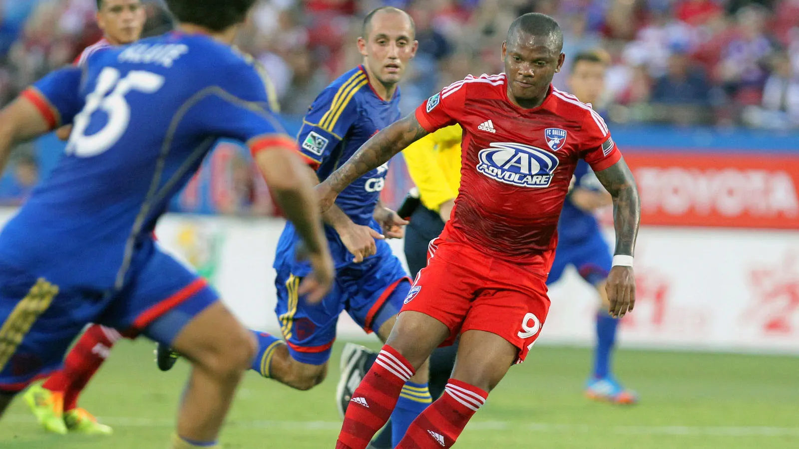 Cai-cai n&atilde;o tem vez: MLS multa jogador por simular falta