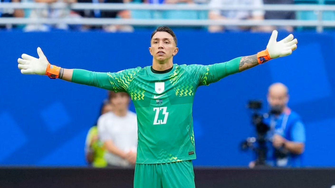 Muslera em Uruguai x Cabo Verde