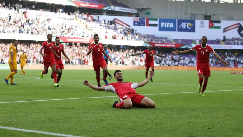 A Copa da &Aacute;sia s&oacute; come&ccedil;ou, mas a festa da Jord&acirc;nia pela vit&oacute;ria sobre a Austr&aacute;lia j&aacute; arrepia