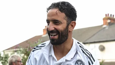 &lsquo;Se n&atilde;o fosse t&atilde;o carism&aacute;tico, j&aacute; teria sido demitido do Manchester United&rsquo;